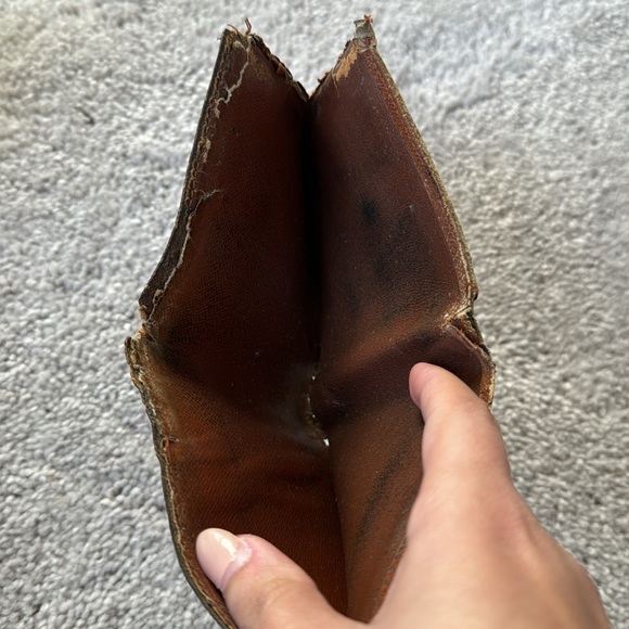 Louis Vuitton Monogram Marco Bi Fold Men’s Wallet - Picture 10 of 12